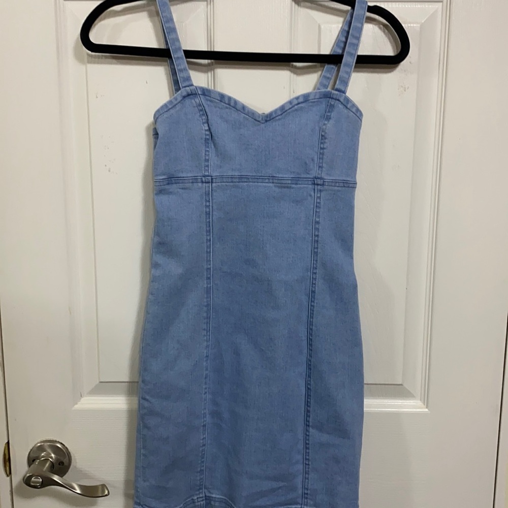 I am selling a dress from SHEIN and a size small